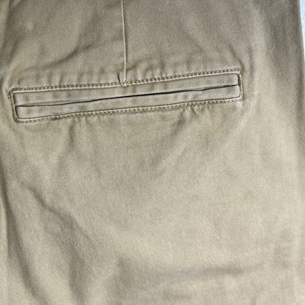 Old Navy Ultimate Slim Built-In Flex‎ Shorts Mens 36 Basswood Brown